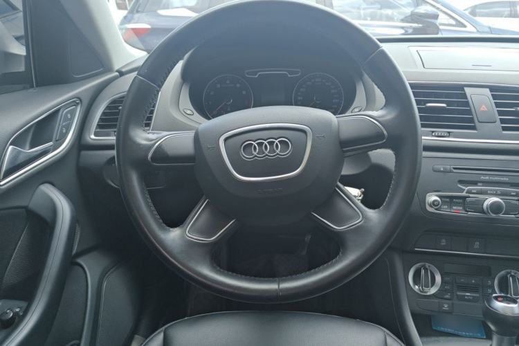 Used Audi Q3 2013 35 TFSI Ambition Edition Steering Wheel