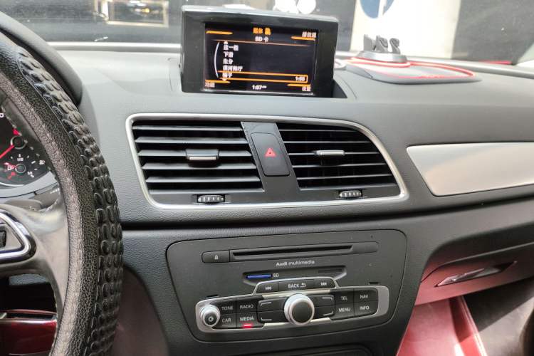Used Audi Q3 2013 35 TFSI Comfort Model Audio And AC Panel
