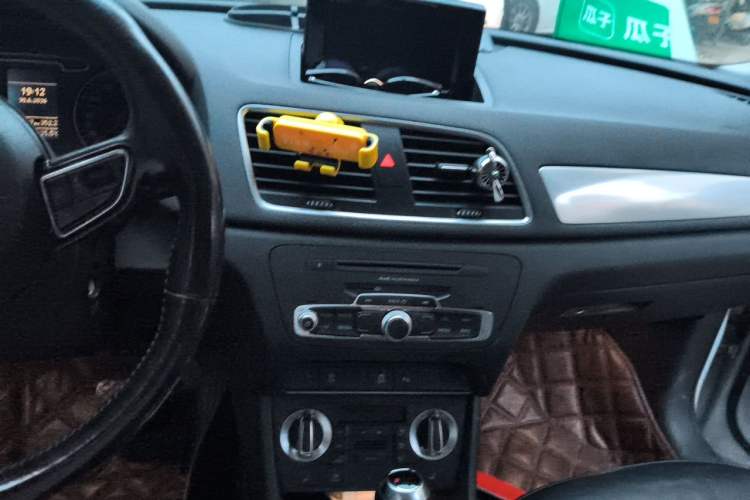 Used Audi Q3 2013 35 TFSI Comfort Model Audio And AC Panel