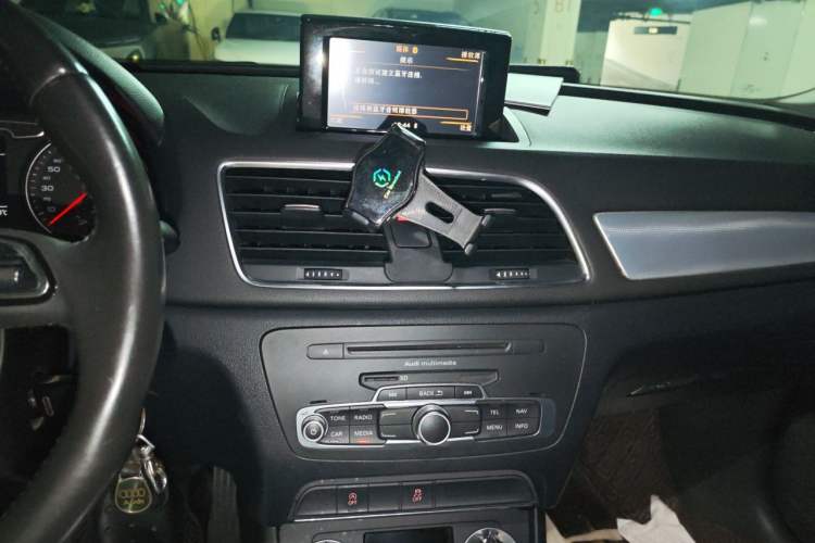 Used Audi Q3 2013 35 TFSI Comfort Model Audio And AC Panel