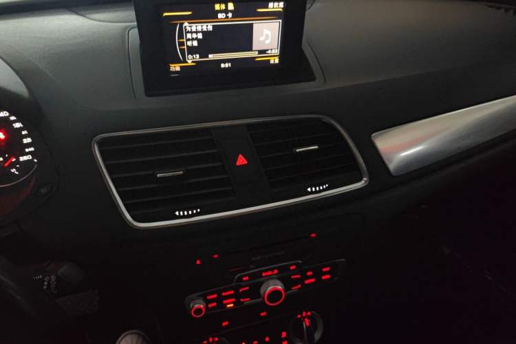 Used Audi Q3 2013 35 TFSI Comfort Model Audio And AC Panel