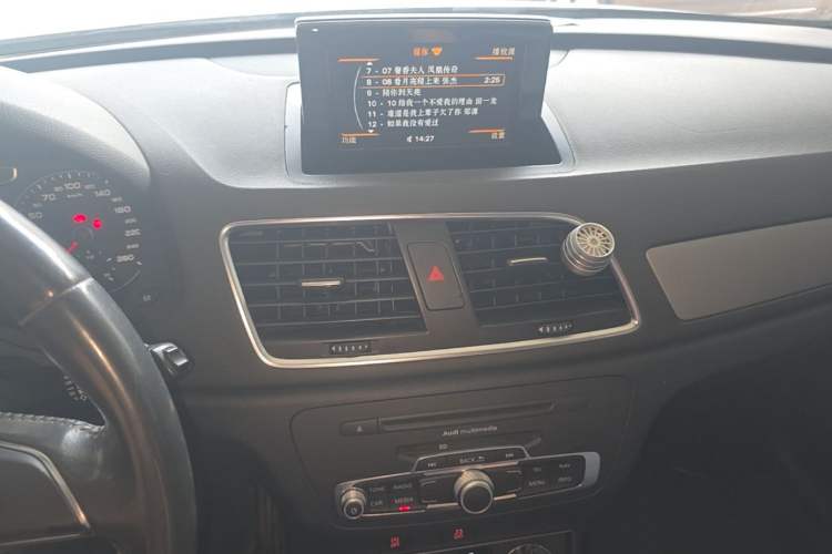 Used Audi Q3 2013 35 TFSI Ambition Edition Audio And AC Panel