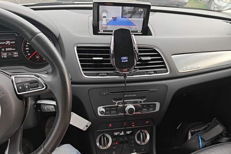 Used Audi Q3 2013 35 TFSI quattro Technology Edition Audio And AC Panel