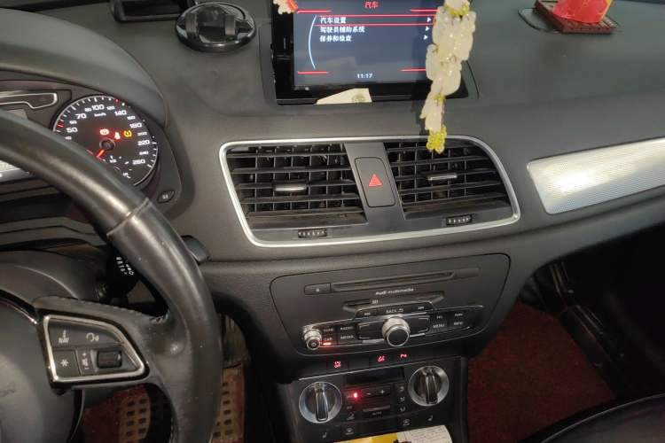 Used Audi Q3 2013 35 TFSI Comfort Model Audio And AC Panel