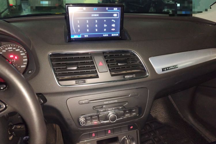Used Audi Q3 2013 35 TFSI quattro Technology Edition Audio And AC Panel