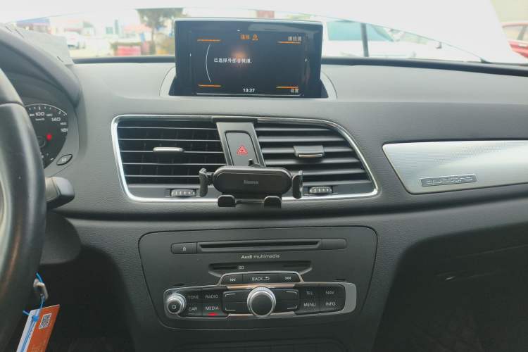 Used Audi Q3 2013 35 TFSI quattro Technology Edition Audio And AC Panel