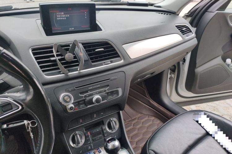 Used Audi Q3 2013 35 TFSI Comfort Model Audio And AC Panel