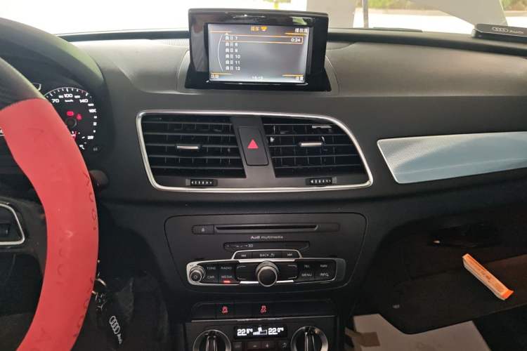 Used Audi Q3 2013 35 TFSI Comfort Model Audio And AC Panel