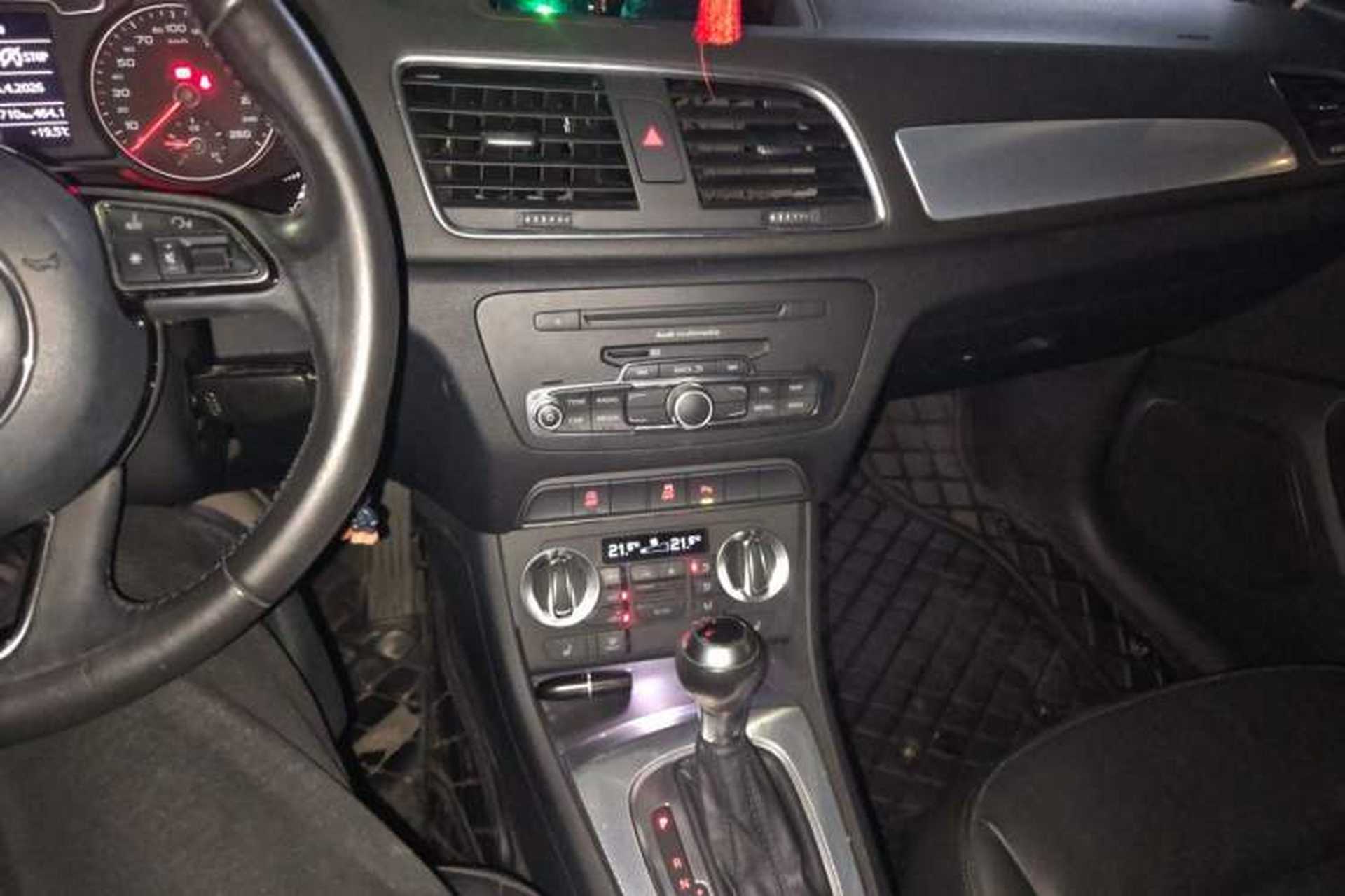 Used Audi Q3 2013 35 TFSI Comfort Model Audio And AC Panel