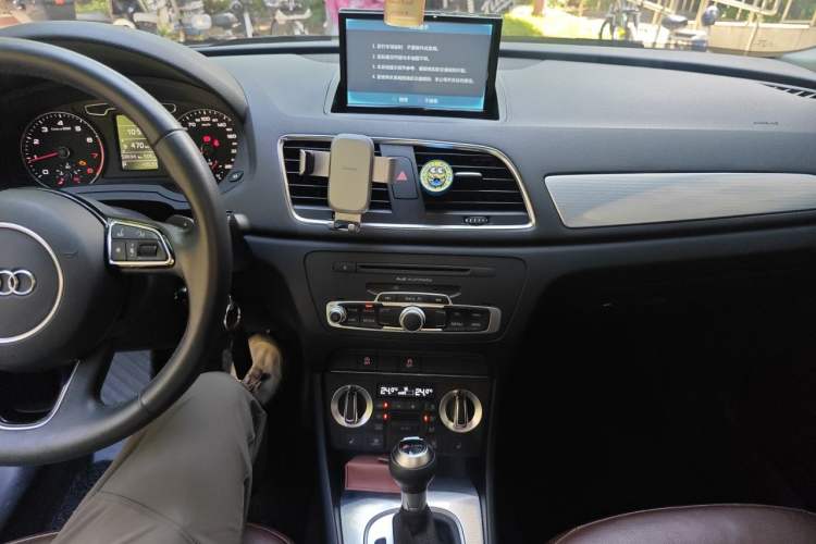 Used Audi Q3 2013 35 TFSI Comfort Model Audio And AC Panel