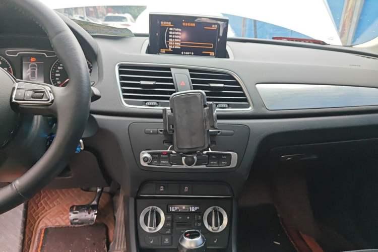 Used Audi Q3 2013 35 TFSI Comfort Model Audio And AC Panel