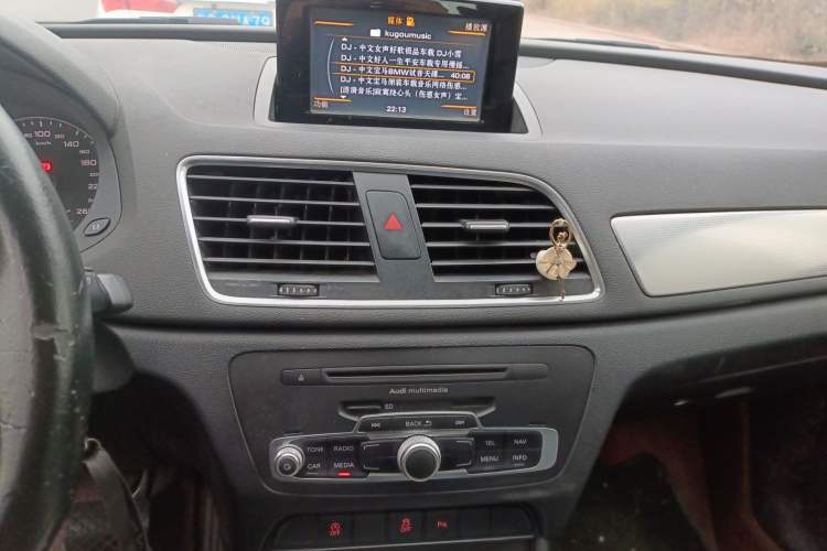 Used Audi Q3 2013 35 TFSI Comfort Model Audio And AC Panel