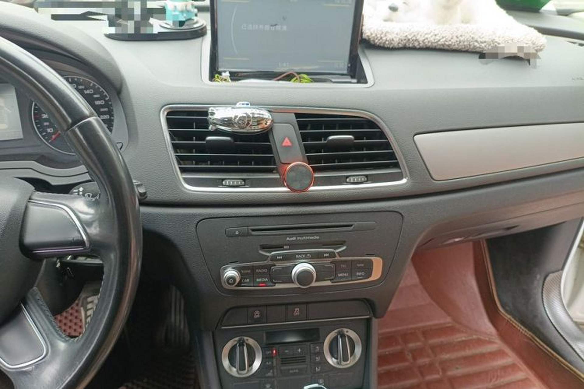 Used Audi Q3 2013 35 TFSI Ambition Edition Audio And AC Panel
