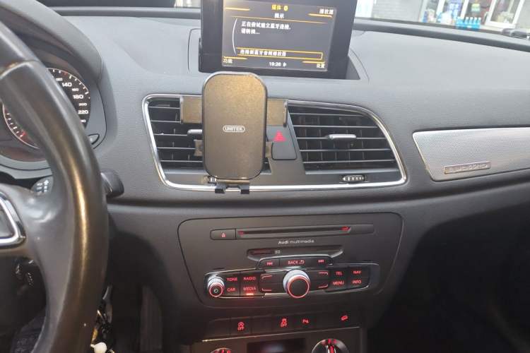 Used Audi Q3 2013 35 TFSI quattro Technology Edition Audio And AC Panel