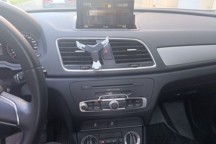 Used Audi Q3 2013 35 TFSI Ambition Edition Audio And AC Panel