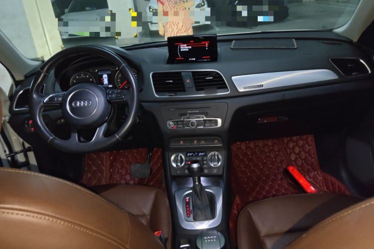 Used Audi Q3 2013 35 TFSI quattro Luxury Model Center Console