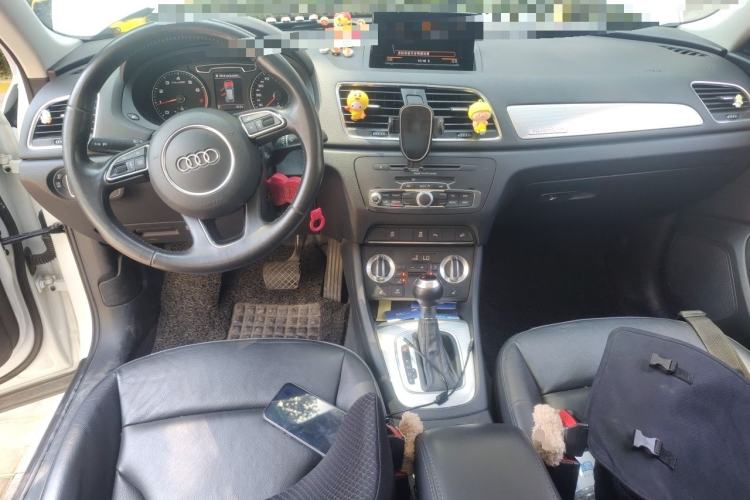 Used Audi Q3 2013 35 TFSI quattro Technology Edition Center Console