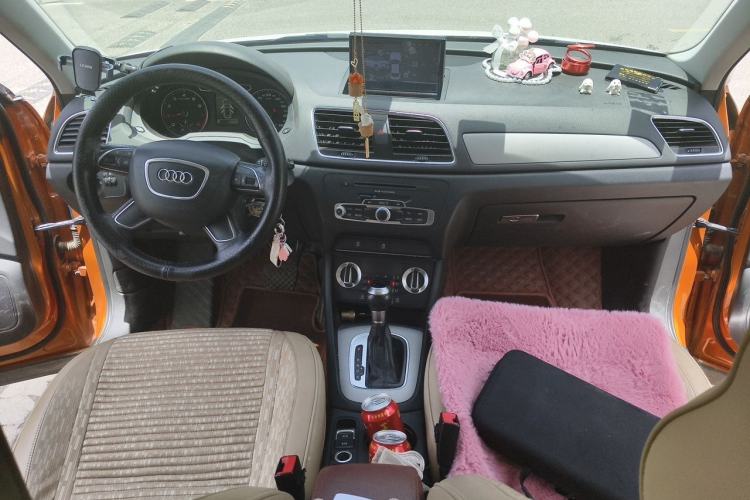 Used Audi Q3 2013 35 TFSI Ambition Edition Center Console