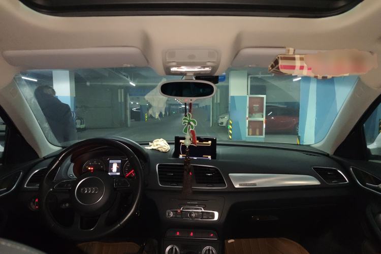 Used Audi Q3 2013 35 TFSI quattro Technology Edition Center Console