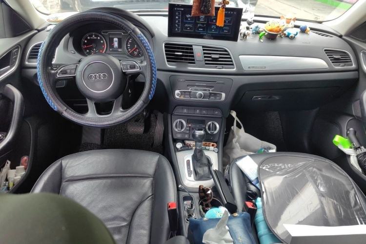 Used Audi Q3 2013 35 TFSI quattro Technology Edition Center Console
