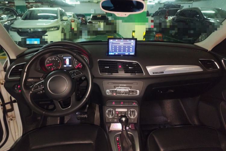 Used Audi Q3 2013 35 TFSI quattro Technology Edition Center Console