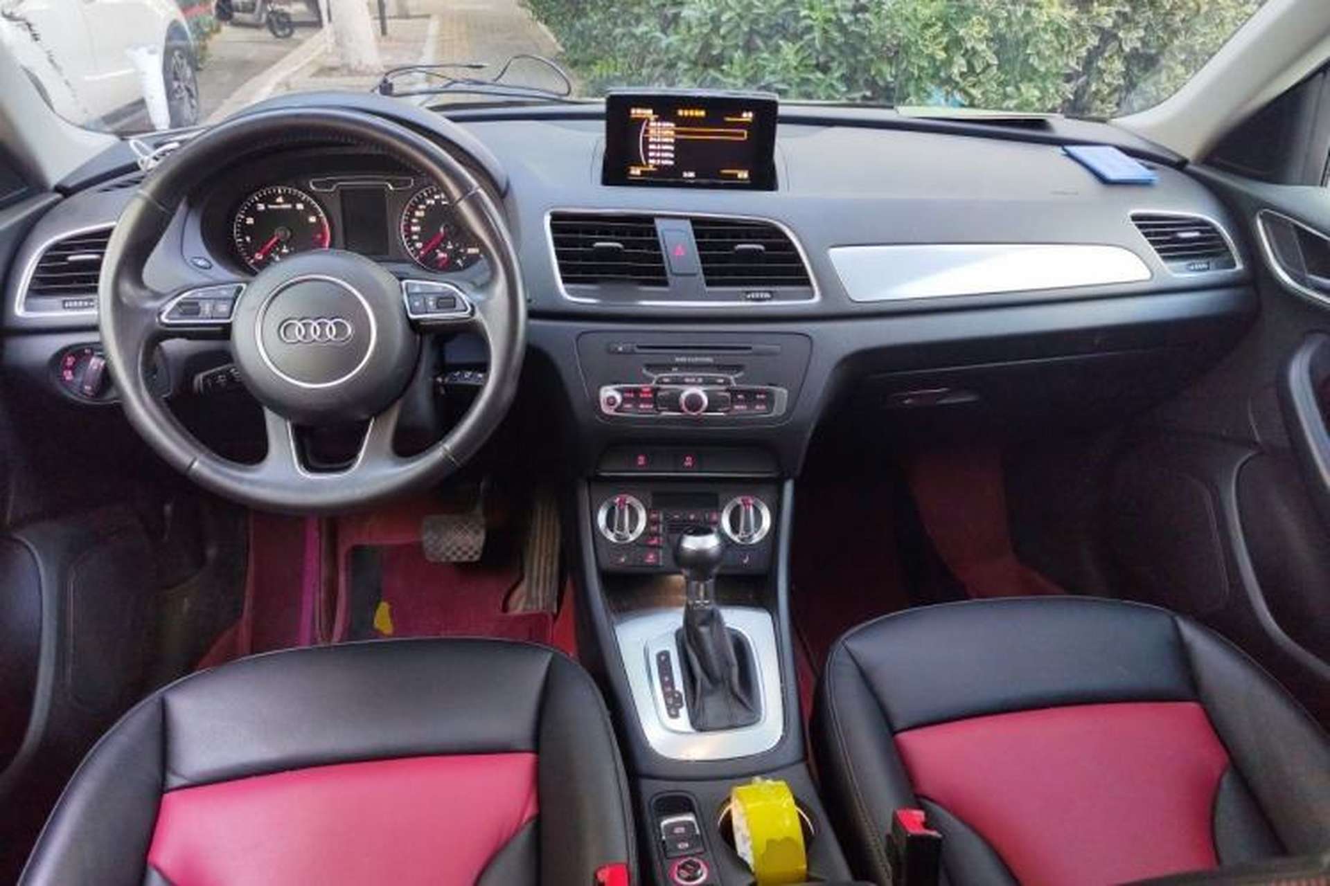 Used Audi Q3 2013 35 TFSI Comfort Model Center Console