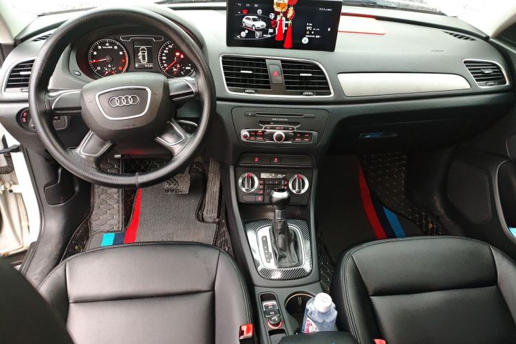 Used Audi Q3 2013 35 TFSI Ambition Edition Center Console