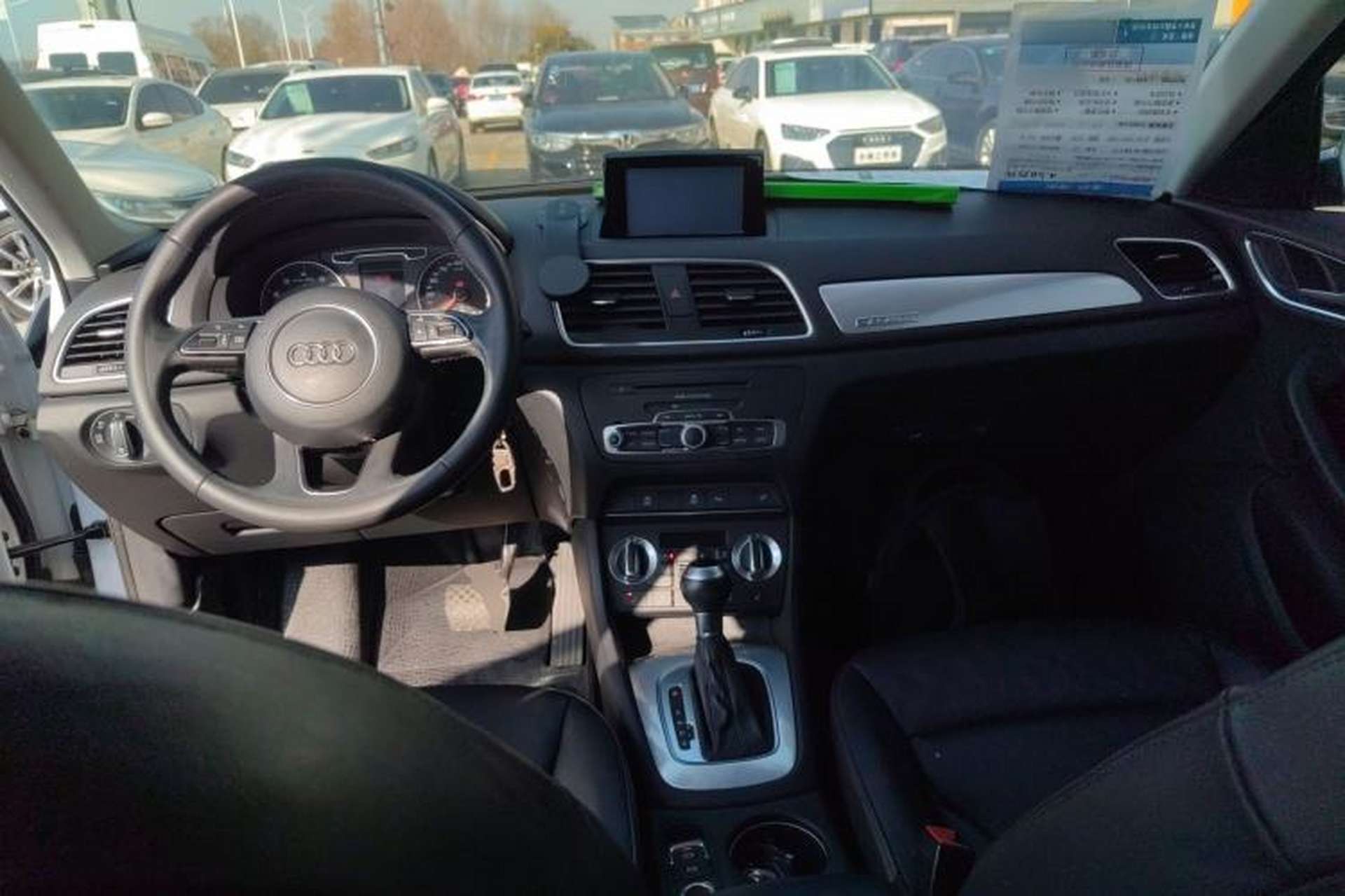 Used Audi Q3 2013 35 TFSI quattro Technology Edition Center Console
