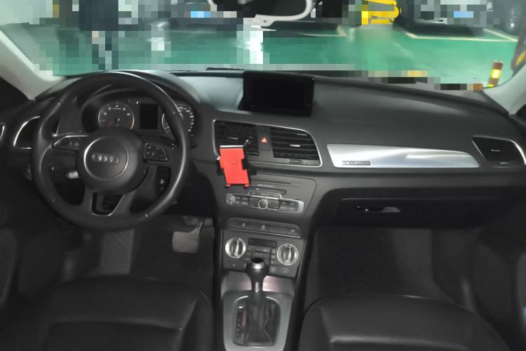Used Audi Q3 2013 35 TFSI quattro Technology Edition Center Console