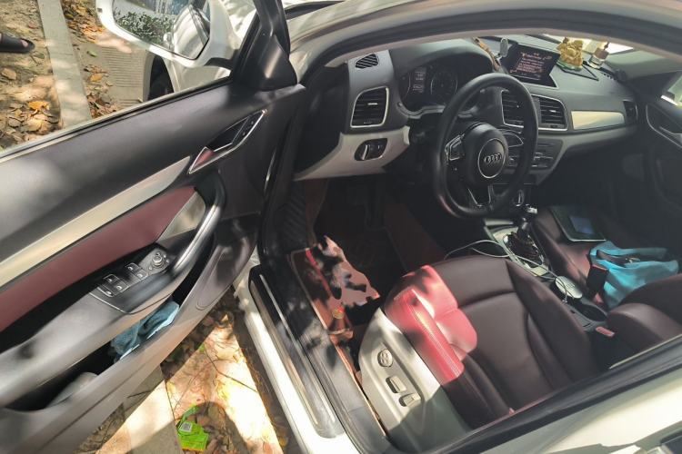 Used Audi Q3 2013 35 TFSI Comfort Model Driver Seat