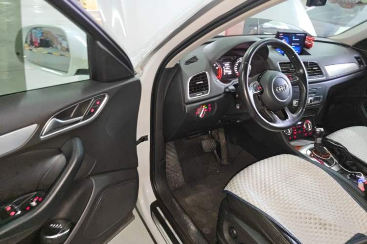 Used Audi Q3 2013 35 TFSI Comfort Model Driver Seat