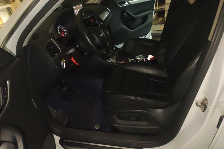 Used Audi Q3 2013 35 TFSI quattro Technology Edition Driver Seat