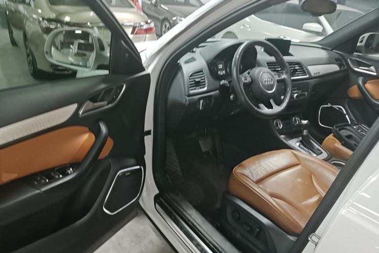Used Audi Q3 2013 40 TFSI quattro Luxury Model Driver Seat