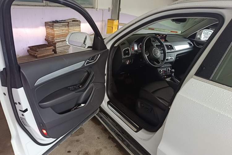 Used Audi Q3 2013 35 TFSI quattro Technology Edition Driver Seat