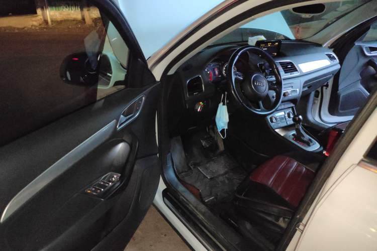 Used Audi Q3 2013 35 TFSI quattro Technology Edition Driver Seat