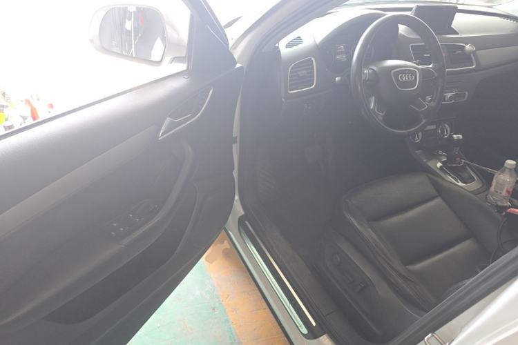 Used Audi Q3 2013 35 TFSI Ambition Edition Driver Seat