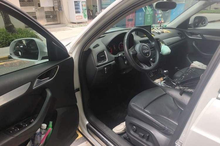 Used Audi Q3 2013 35 TFSI quattro Technology Edition Driver Seat