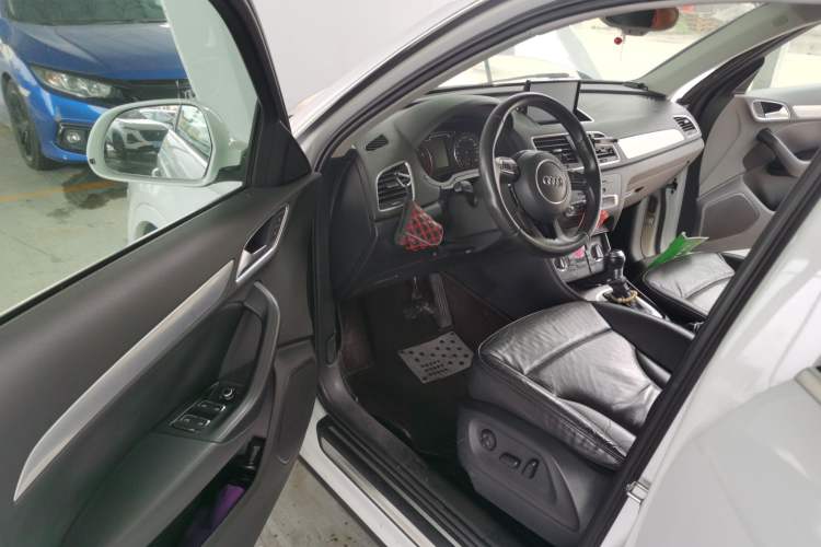 Used Audi Q3 2013 35 TFSI Comfort Model Driver Seat