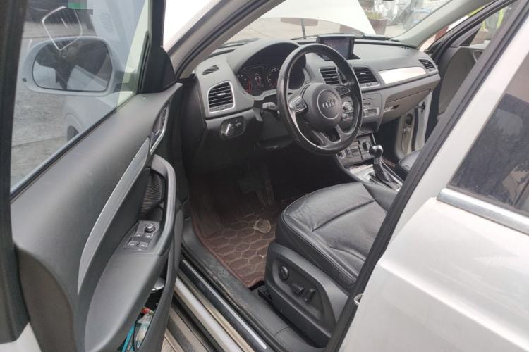 Used Audi Q3 2013 35 TFSI Comfort Model Driver Seat