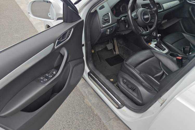 Used Audi Q3 2013 35 TFSI quattro Technology Edition Driver Seat