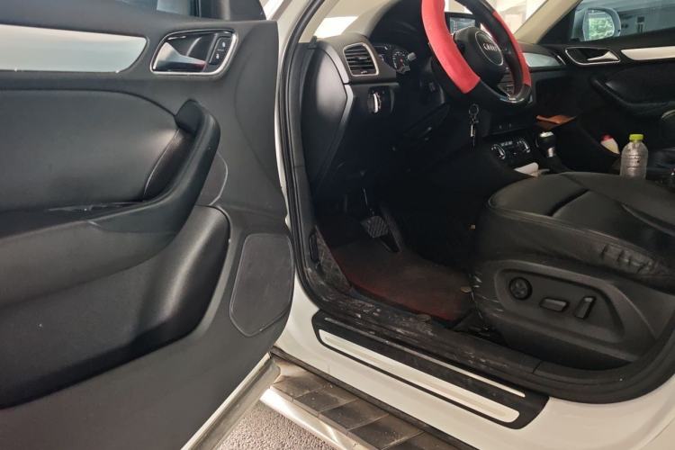 Used Audi Q3 2013 35 TFSI Comfort Model Driver Seat