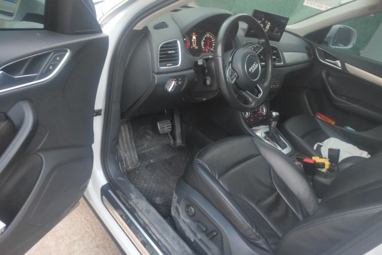 Used Audi Q3 2013 35 TFSI Comfort Model Driver Seat