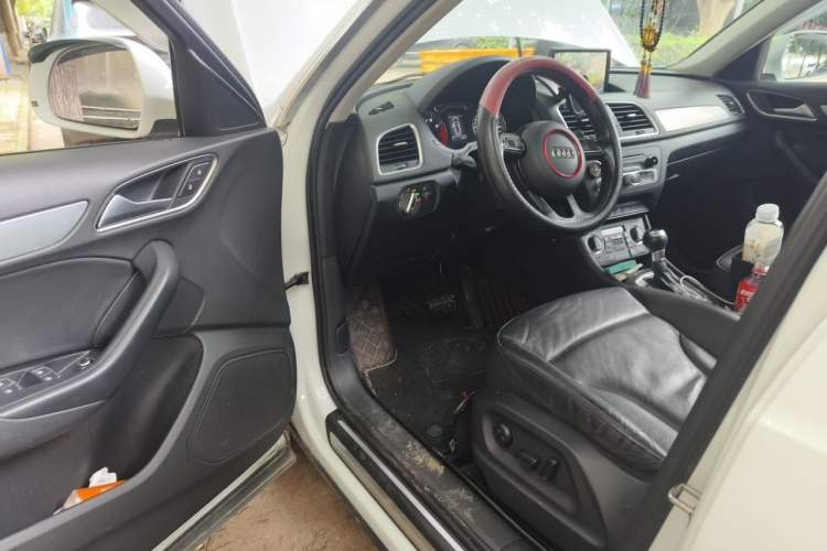 Used Audi Q3 2013 35 TFSI Comfort Model Driver Seat