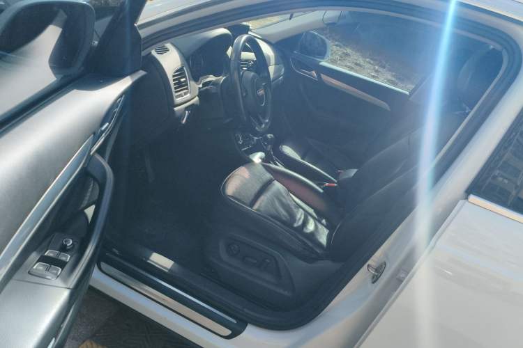 Used Audi Q3 2013 35 TFSI Comfort Model Driver Seat