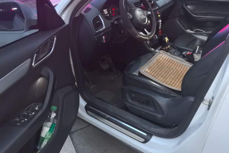 Used Audi Q3 2013 35 TFSI Comfort Model Driver Seat