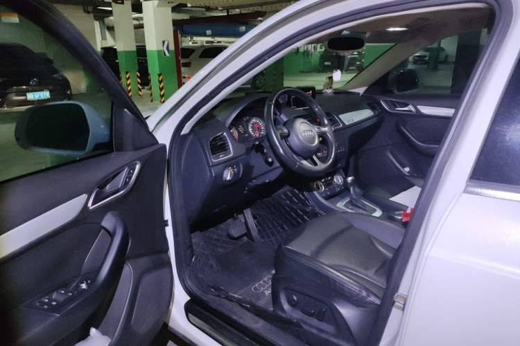 Used Audi Q3 2013 35 TFSI quattro Comfort Model Driver Seat
