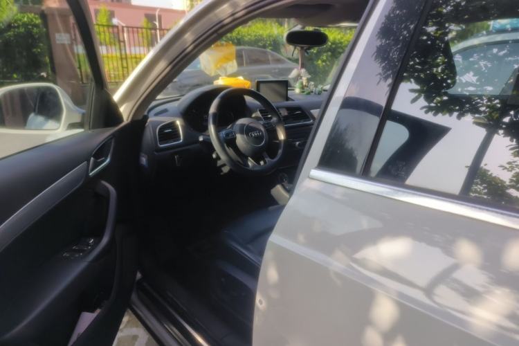 Used Audi Q3 2013 35 TFSI Ambition Edition Driver Seat