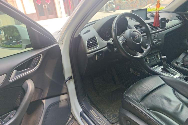 Used Audi Q3 2013 35 TFSI quattro Technology Edition Driver Seat