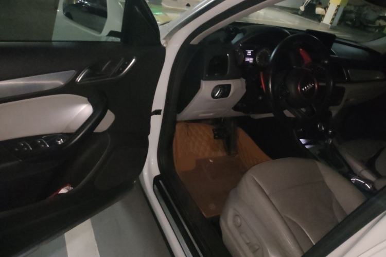 Used Audi Q3 2013 35 TFSI Comfort Model Driver Seat