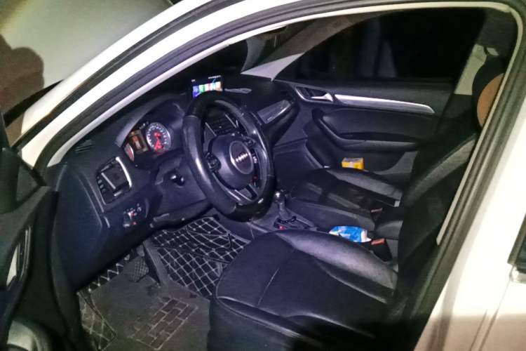 Used Audi Q3 2013 35 TFSI Comfort Model Driver Seat